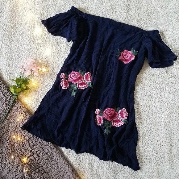 Style Envy Dresses & Skirts - Floral Embroidered Off Shoulder Dress Size XL